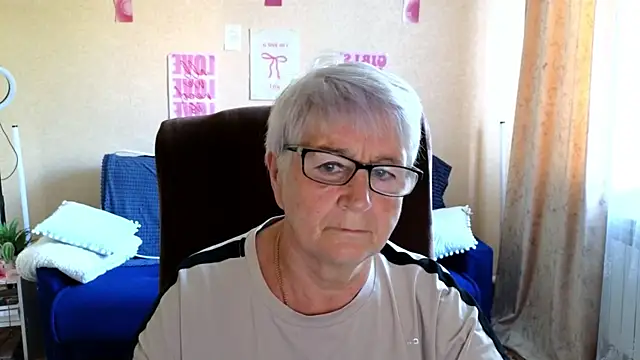 Sandra Snowflake online show from June 22, 3:58 am
