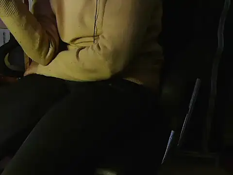 PreetyKitten online show from December 20, 1:37 pm