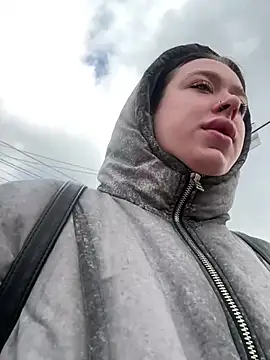 AlishaOfThorns online show from April 6, 6:03 am