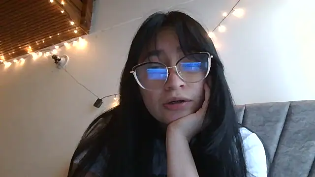 Arielle lov online show from December 1, 6:54 pm