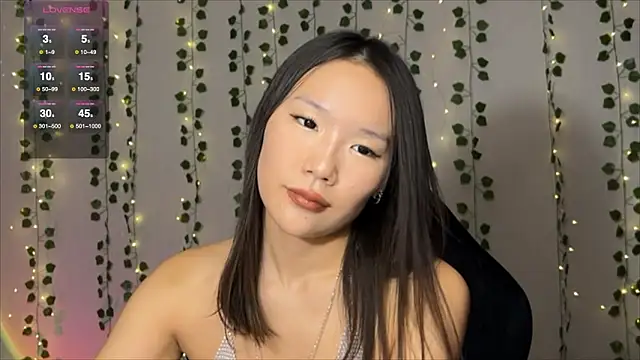 Snapshot of Asian_Vi chatting on October 7, 6:23 pm Asian Vi online show from October 7, 6:23 pm