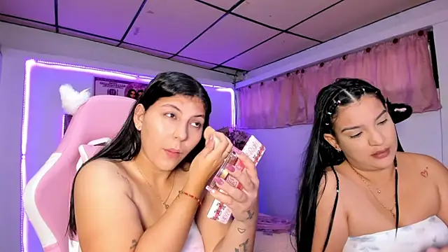 Cristal Smith20 online show from March 26, 10:00 pm