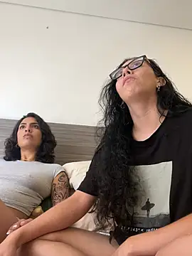 Alice surprise online show from July 3, 3:40 pm
