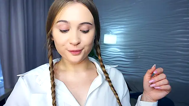 QuennaCoote online show from December 21, 10:19 am