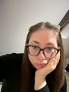 May Alisa online show from September 28, 6:57 pm