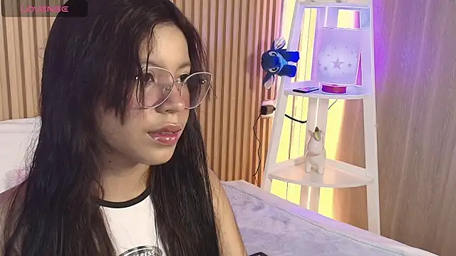 emily sweett24 online show from February 18, 12:26 pm