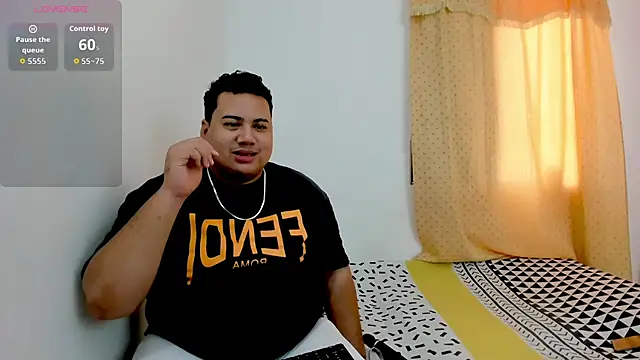 MICHAEL AND SHARON online show from February 3, 8:45 pm