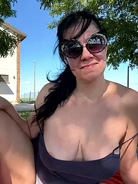 Snapshot of LadydeSade chatting on September 18, 1:20 pm LadydeSade online show from September 18, 1:20 pm