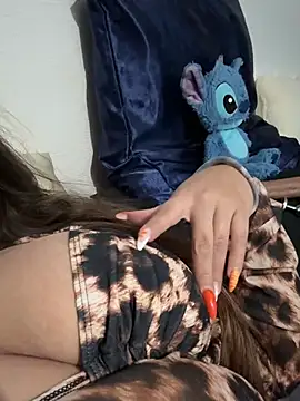 lola  med online show from July 14, 3:28 pm