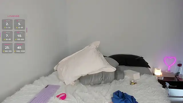  lucianapalmer online show from September 16, 5:43 pm