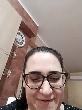 Dolcecurvy online show from November 21, 3:25 pm