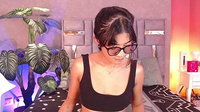 Snapshot of Tyla_Ks chatting on September 11, 7:58 pm Tyla Ks online show from September 11, 7:58 pm
