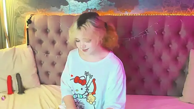 EmilyAngells online show from May 28, 7:06 am