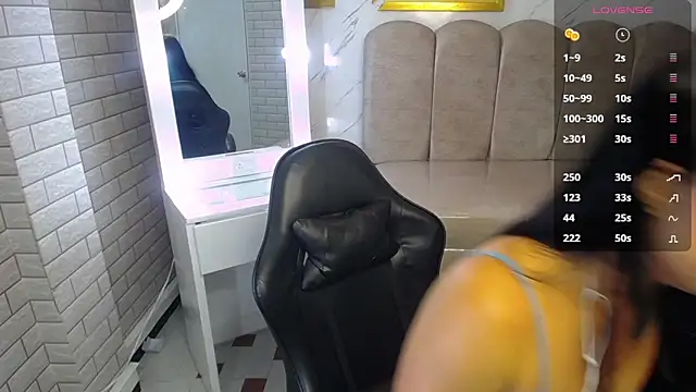 Isabella Collen v online show from March 10, 1:04 pm