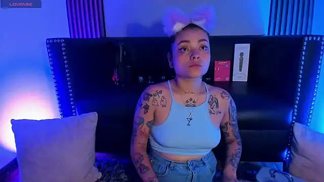 ChloeAllennn online show from January 18, 4:58 pm