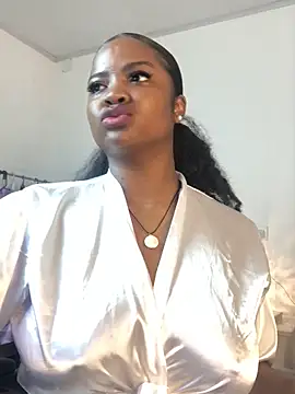 ValerieBlakee online show from October 4, 1:17 pm