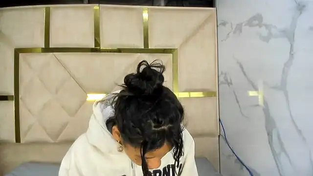 Kendall 6669 online show from December 17, 12:31 pm