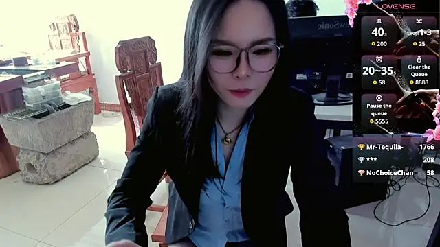 xixiya888 online show from March 25, 1:11 am