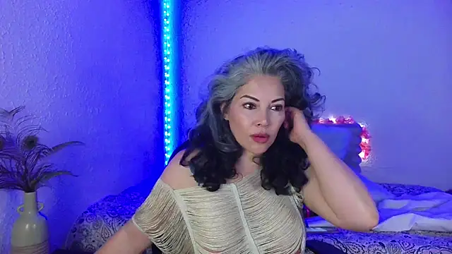 Victoria Lover online show from February 22, 6:47 am