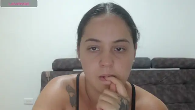 Anthonela Queen online show from February 18, 12:10 am