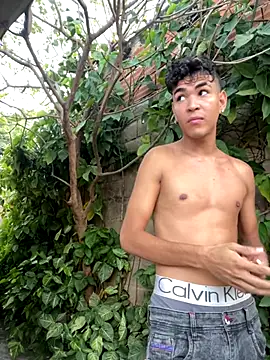 twinks 28 online show from December 1, 9:17 pm