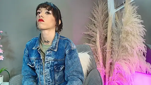 Vaiolett Smith online show from February 4, 3:37 pm