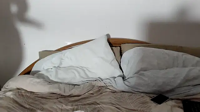 Snapshot of EmmaPeach97 chatting on October 27, 6:57 pm EmmaPeach97 online show from October 27, 6:57 pm