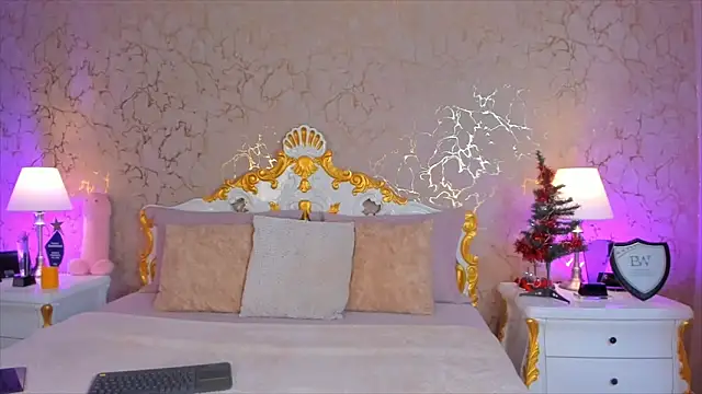 ScarlettWallace online show from December 14, 8:03 pm