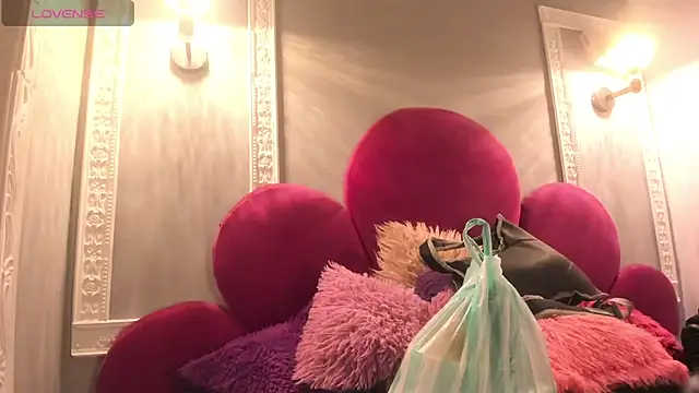 Bonniie 22 online show from April 15, 7:58 pm