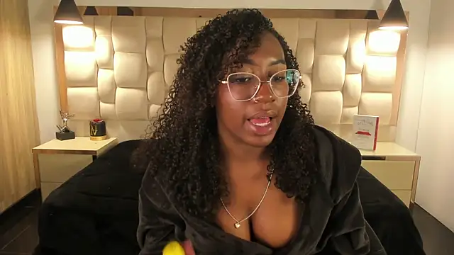 Qeen blackk online show from February 21, 8:42 pm