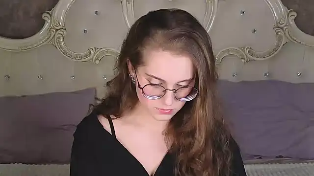 Snapshot of RileyMimicho chatting on October 10, 9:09 pm RileyMimicho online show from October 10, 9:09 pm