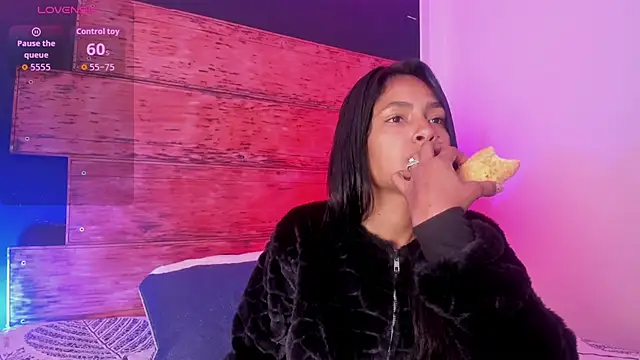 Fernanda liie  online show from June 3, 1:01 pm