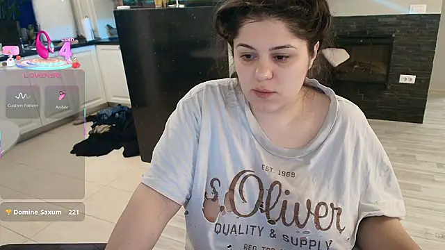 Layla- online show from March 10, 10:41 am