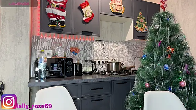 LallyRose69 online show from December 14, 8:03 pm