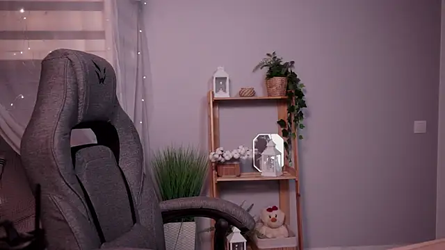 OliviaMcClean online show from December 22, 3:48 pm