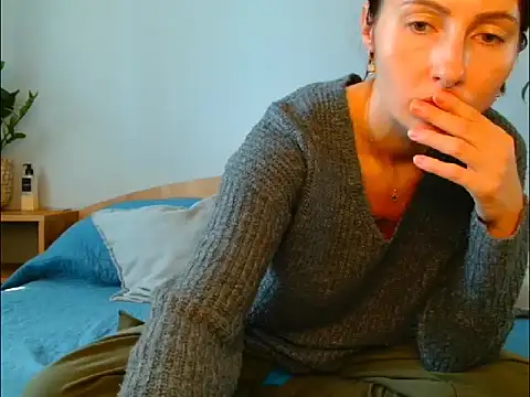 Snapshot of Irina9793 chatting on October 21, 9:35 am Irina9793 online show from October 21, 9:35 am