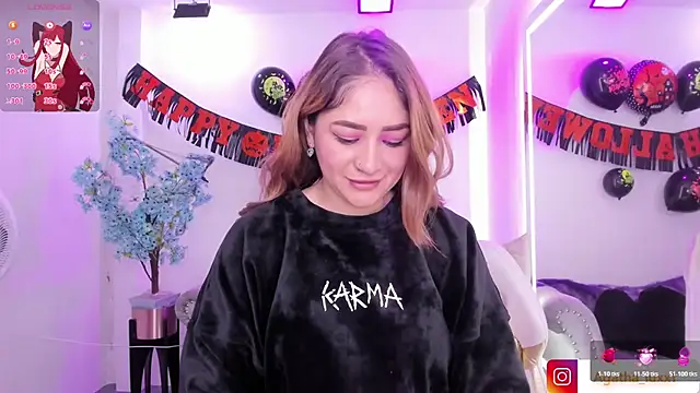 Snapshot of Agatha_luxx chatting on October 30, 12:50 pm Agatha luxx online show from October 30, 12:50 pm