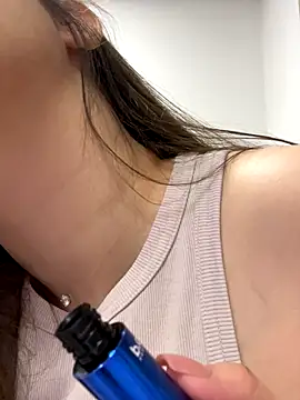 HannaJohnson online show from November 7, 6:19 am