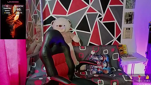 demimoore222 online show from February 3, 6:12 pm