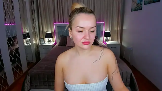 EvaGoddes online show from February 14, 6:48 am