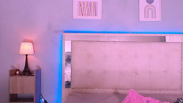 Snapshot of Emily_Castillo_1 chatting on September 14, 4:43 am Emily Castillo 1 online show from September 14, 4:43 am