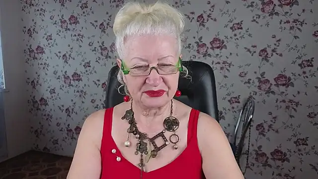 Snapshot of Maya_Mayflower chatting on September 18, 4:00 am Maya Mayflower online show from September 18, 4:00 am