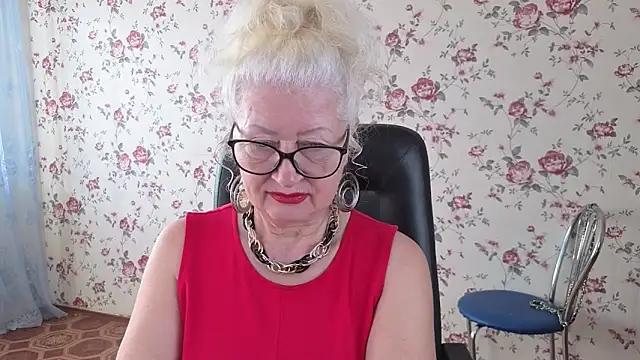 Snapshot of Maya_Mayflower chatting on September 16, 4:20 am Maya Mayflower online show from September 16, 4:20 am
