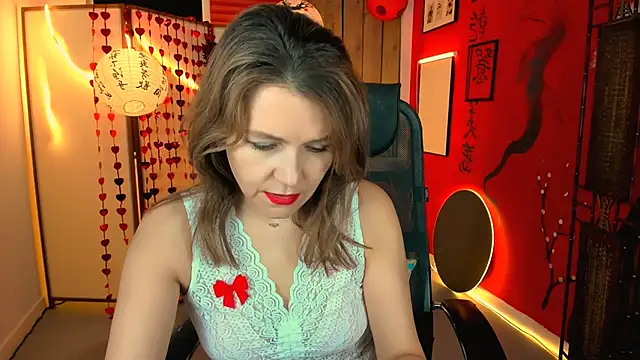 NicoleHitman online show from February 13, 9:55 am