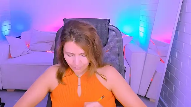 NicoleHitman online show from November 13, 9:41 am