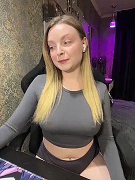 Lina ly online show from April 24, 8:11 pm