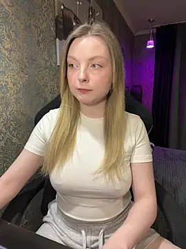 Lina ly online show from April 26, 8:17 pm