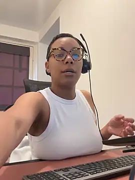 Melia Rayne online show from March 30, 9:31 am