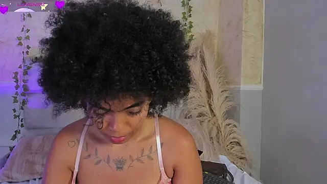 SarahLynn7 online show from June 11, 2:53 am