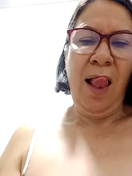 victoria wayne online show from February 12, 10:17 am